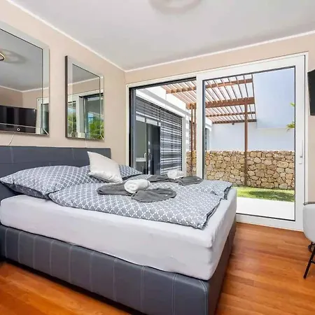 In 45026 Вилла *