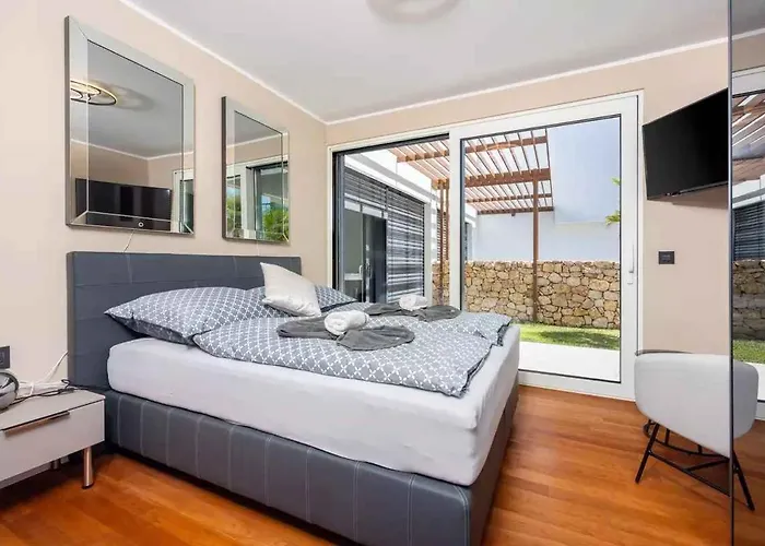 In 45026 Вилла *