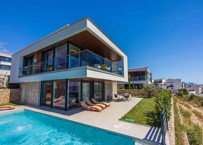 Villa In 45026
